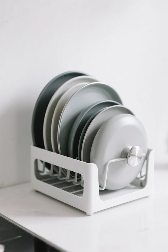 choosing a pot lid organizer